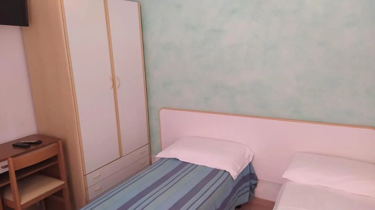 Albergo Majorca Римини Хостел